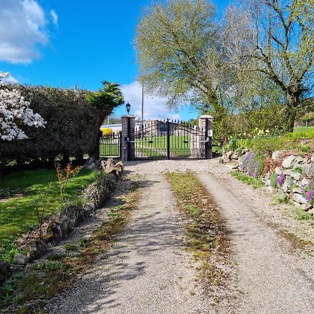 奥斯威斯 Riverside Cabin At Pen-Y-Bont Mill酒店 外观 照片