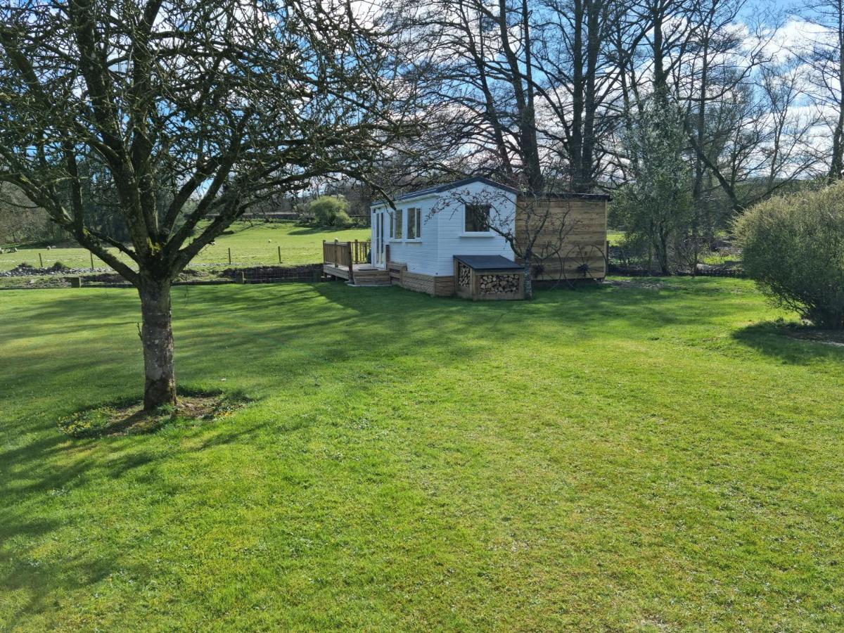 奥斯威斯 Riverside Cabin At Pen-Y-Bont Mill酒店 外观 照片