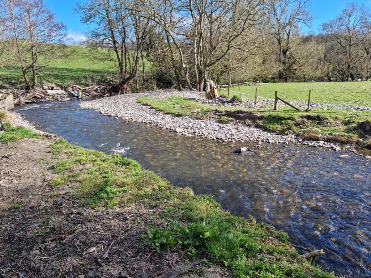 奥斯威斯 Riverside Cabin At Pen-Y-Bont Mill酒店 外观 照片